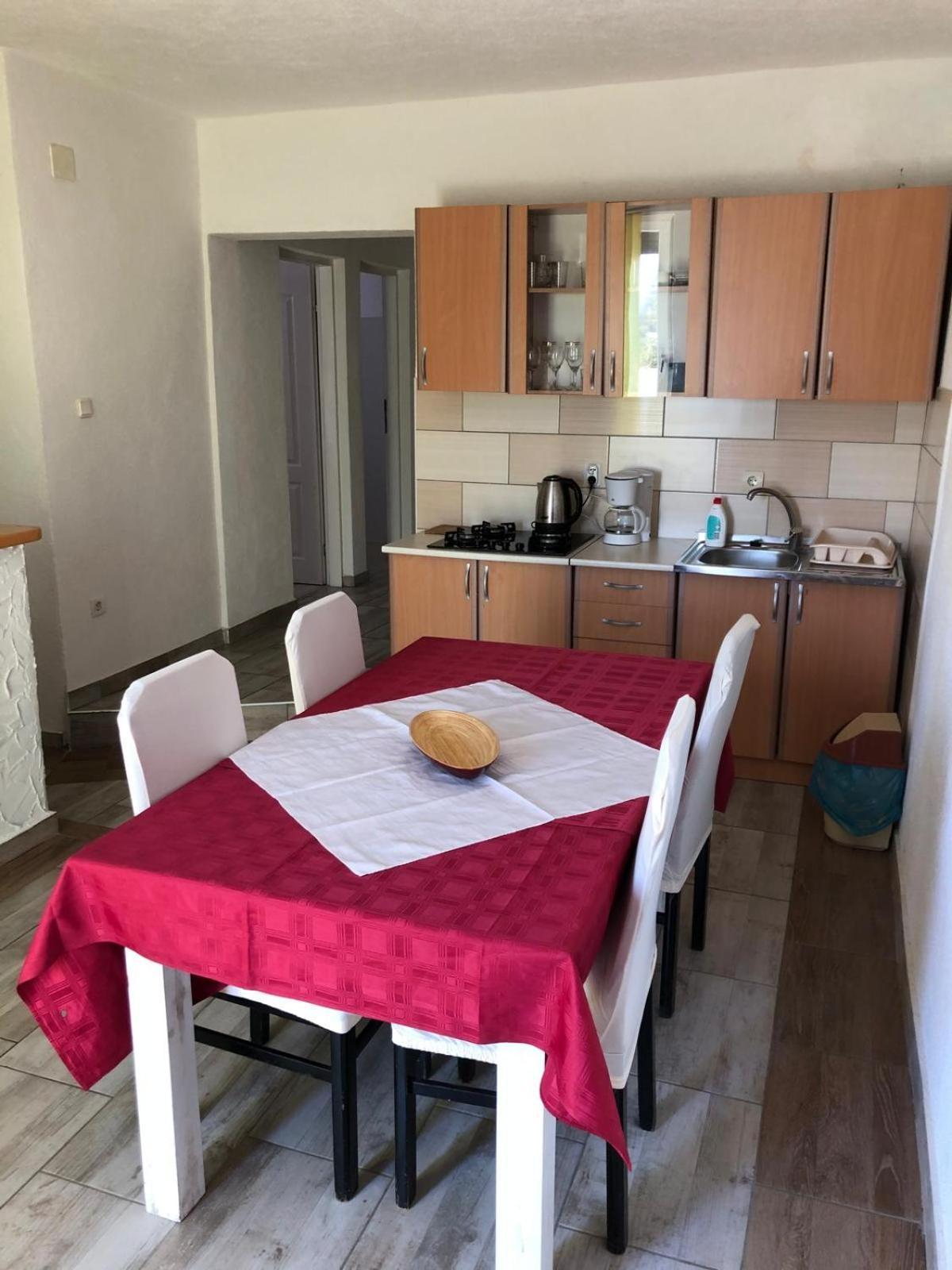 Apartmani Cesarica Karlobag Room photo