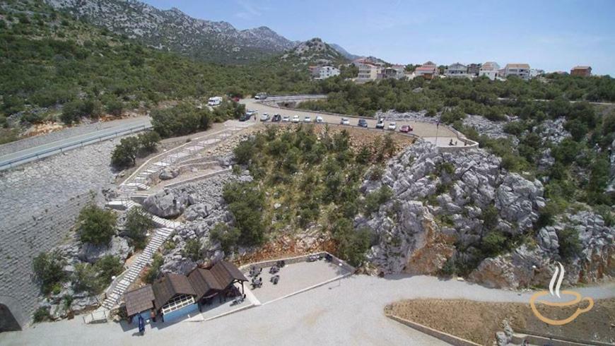 Apartmani Cesarica Karlobag Exterior photo